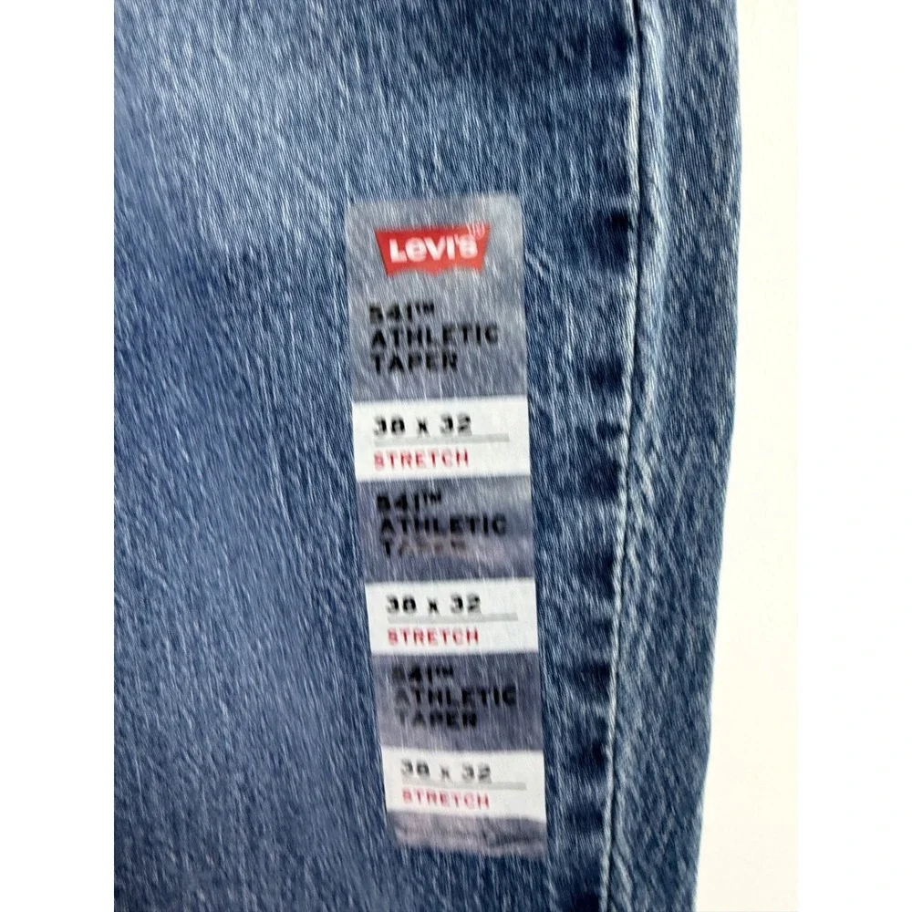 Levis 541 Athletic Taper Mens ‎ 38x32 Medium Wash Denim Blue Jeans (EE9) NWTs
